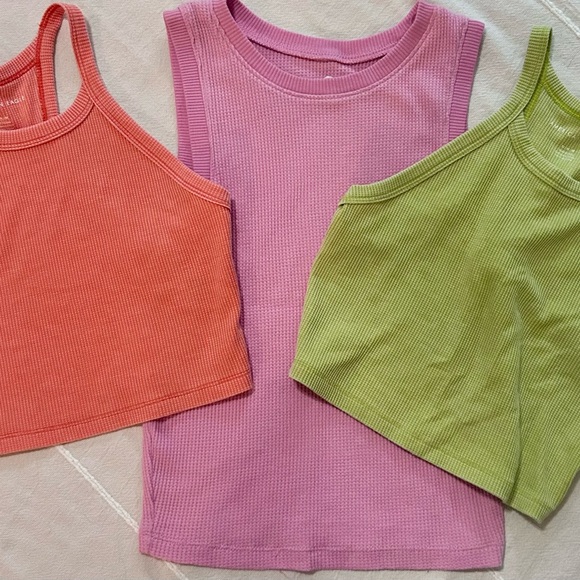 American Eagle Outfitters Tops - EUC American Eagle and Hollister bundle of cropped waffle and ribbed tanks